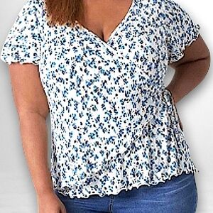 Lane Bryant Cap FlutterV-Neck Wrap Blue And White Floral Blouse Size 22/24